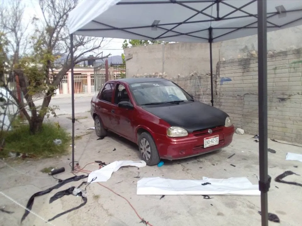 Los primeros trabajos de Auto Tuning Shop en 2017, bajo una carpa en el patio de casa