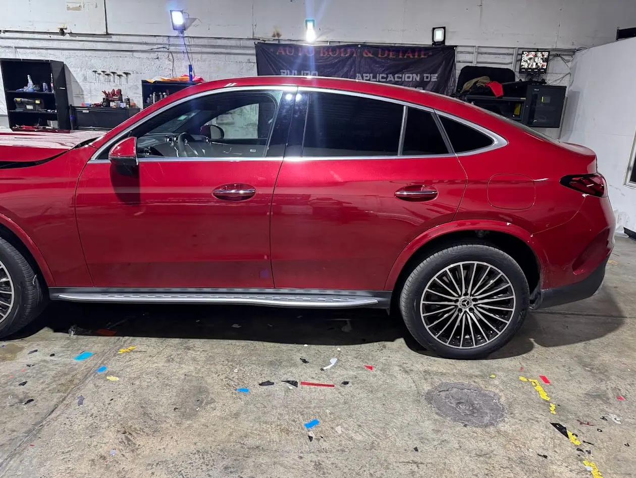 Mercedes-Benz GLC Coupé roja con PPF